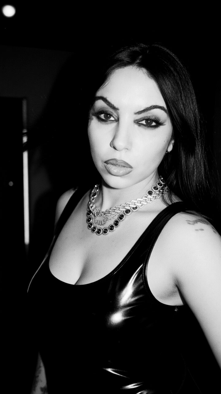 Starlet James portfolio photo 1
